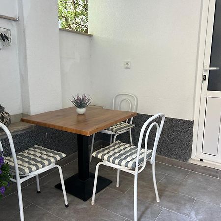 Story Apartment Baska Voda Luaran gambar