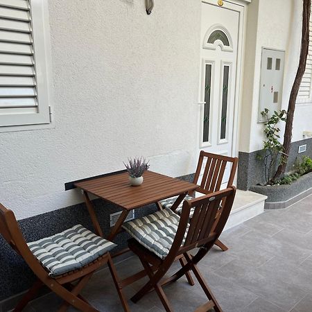 Story Apartment Baska Voda Luaran gambar