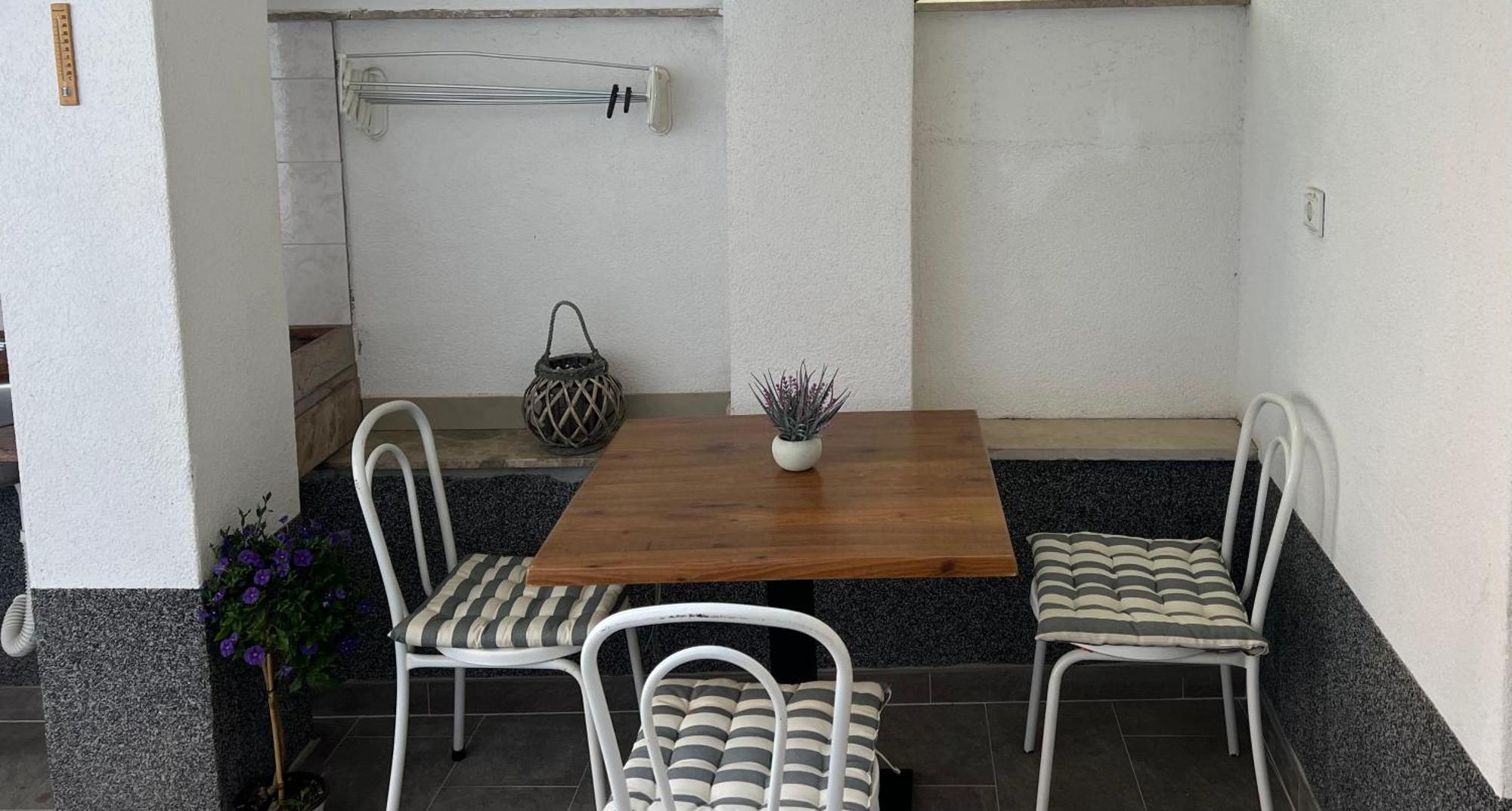 Story Apartment Baska Voda Luaran gambar