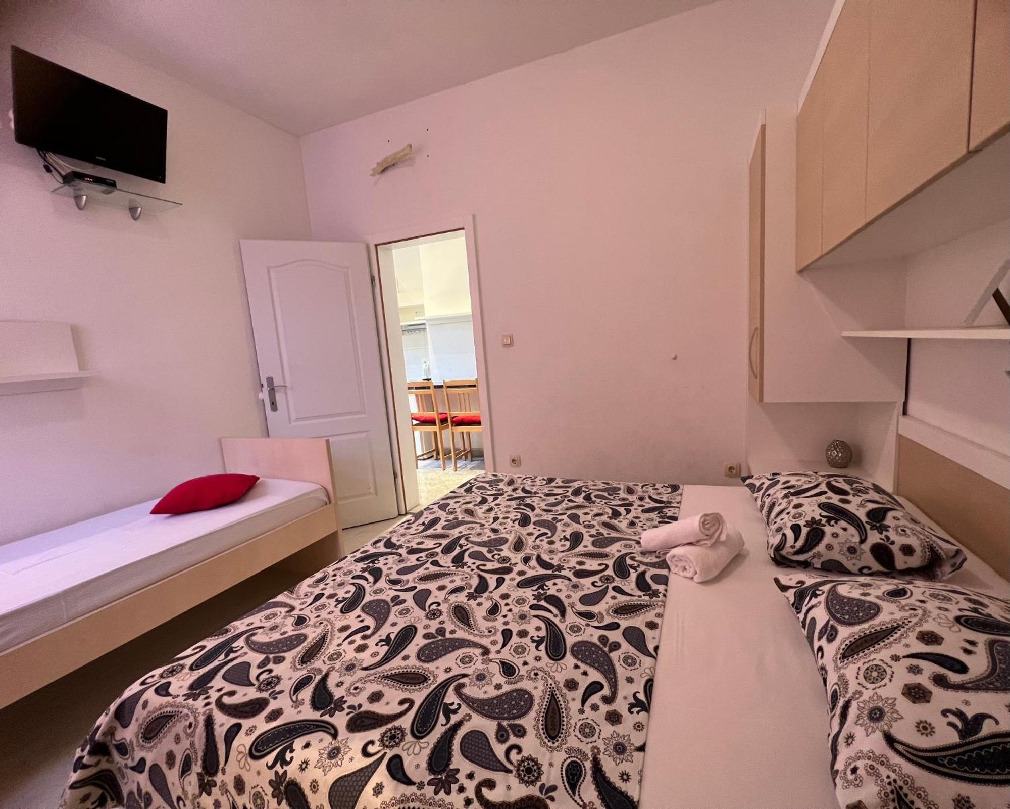 Story Apartment Baska Voda Luaran gambar